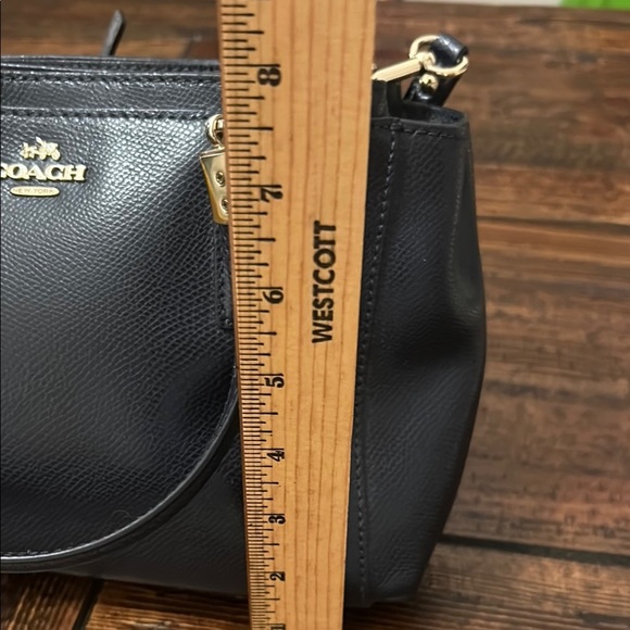 Coach Blue Shoulder Bag with Structured Elegance - Picture 10 of 15